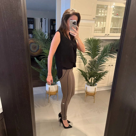 Black 100% Silk Collared Low-High Top, Judith and Charles, US 2 - Picture 2 of 6